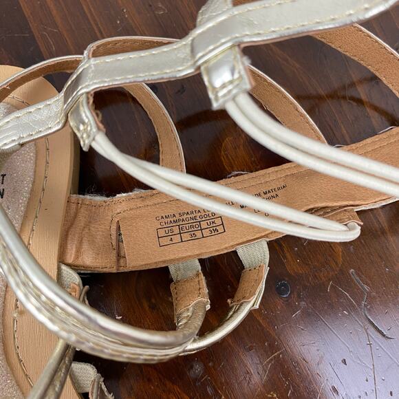 Stuart Weitzman Girls Camia Spartalo Gladiator Sandals Champagne Gold Size 4 - Picture 9 of 13